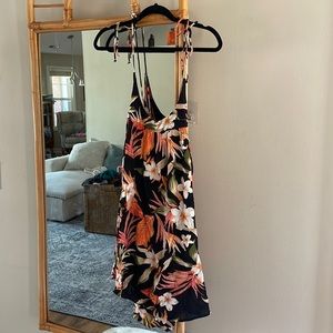 Ripcurl Hawaiian style string cross back dress. Size M
